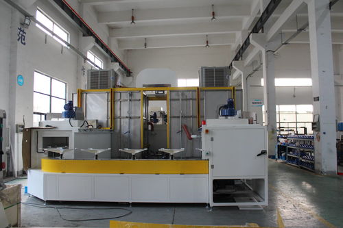 深入工廠探秘 軌道式噴膠機噴涂設(shè)備全解析